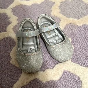 Baby/toddler girl sparkly dress shoes, size 6- worn once indoors, like new